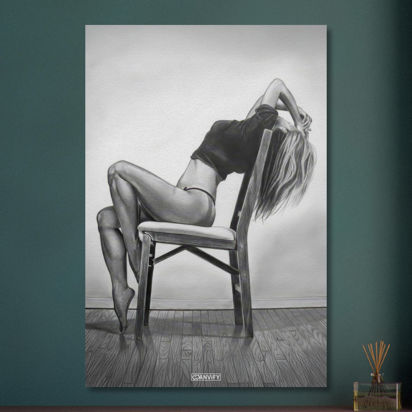 Sexy ästhetisch gezeichnete Frau auf Aluminium