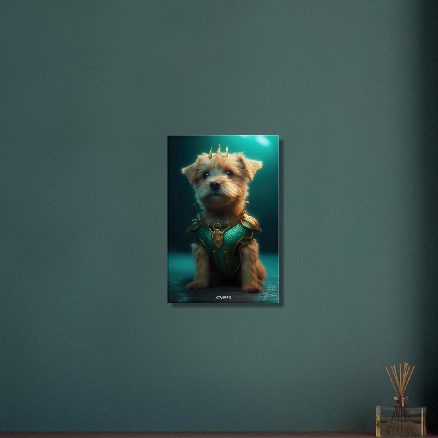 Yorkshire Terrier im Superhelden Kostüm von Aquaman auf einer Leinwand