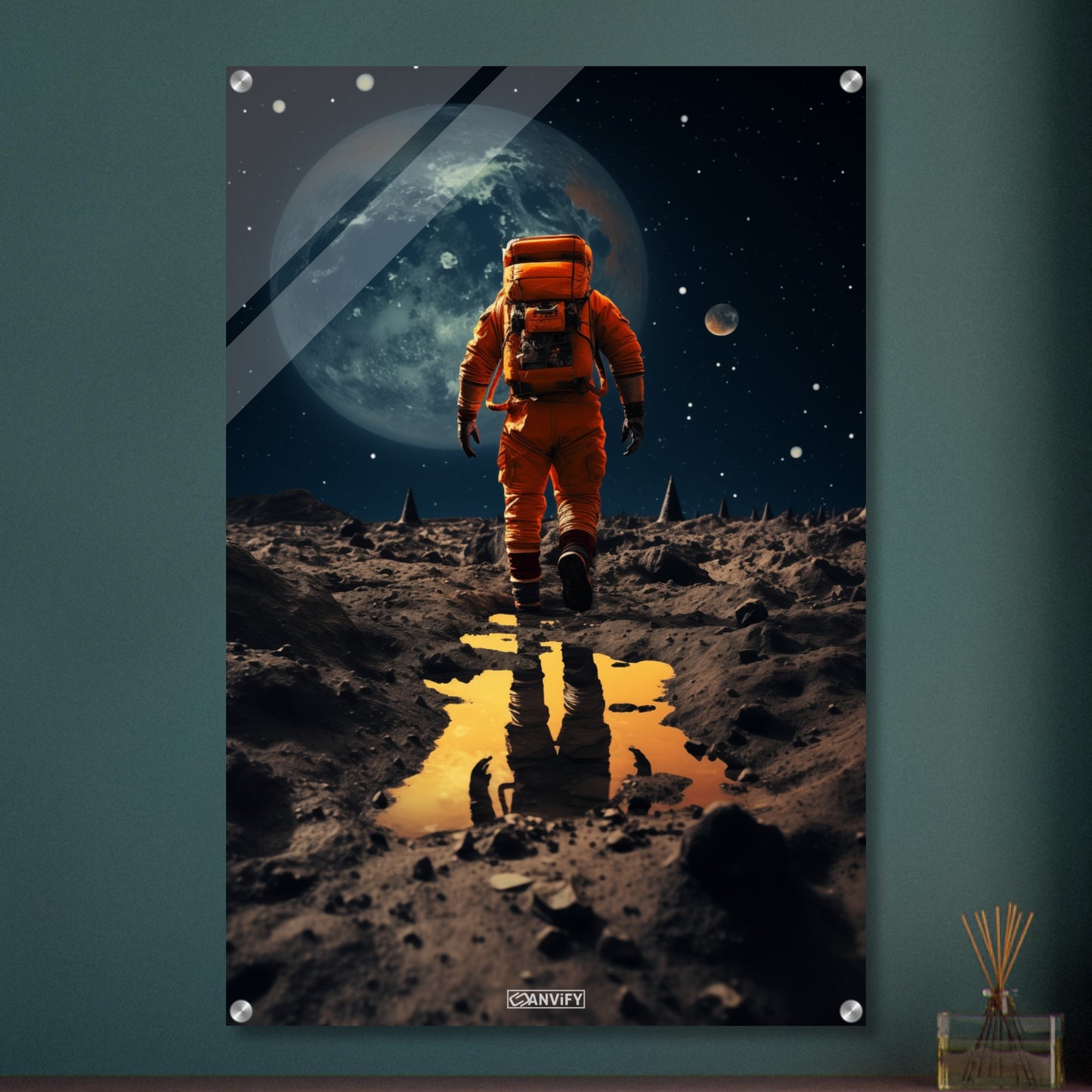 Neil Armstrong erkundet einen fremden Mond als erster Mensch auf einem Acrylbild