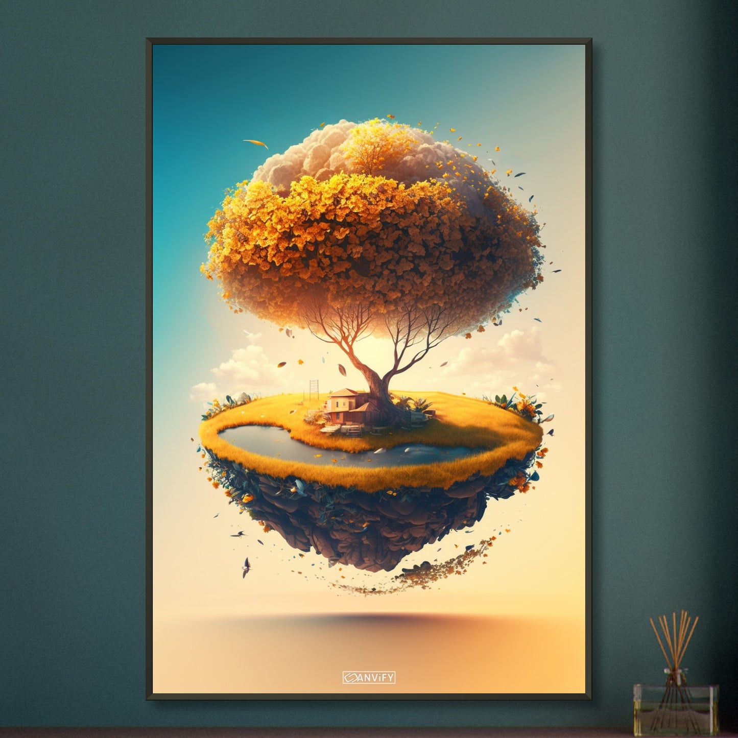 Goldener Ginkgobaum mit einem Baumhaus und einem Teich auf einem Poster im Metallrahmen