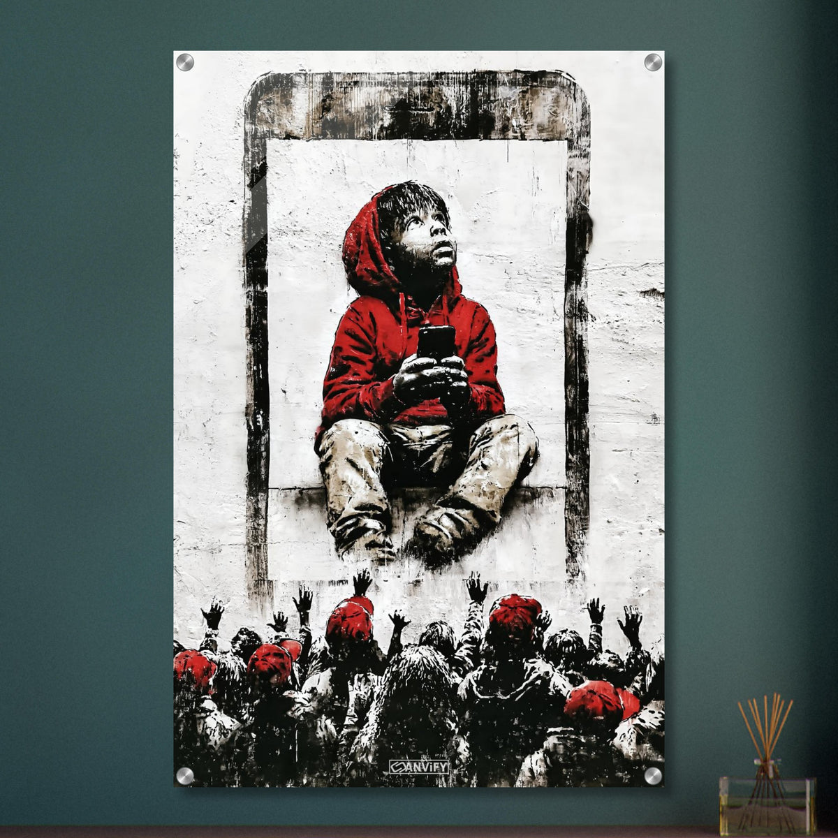 Junge mit roter Jacke und Kapuze gefangen im Smartphone mit eigenem Smartphone in der Hand im Banksy Stil auf einem Acrylbild