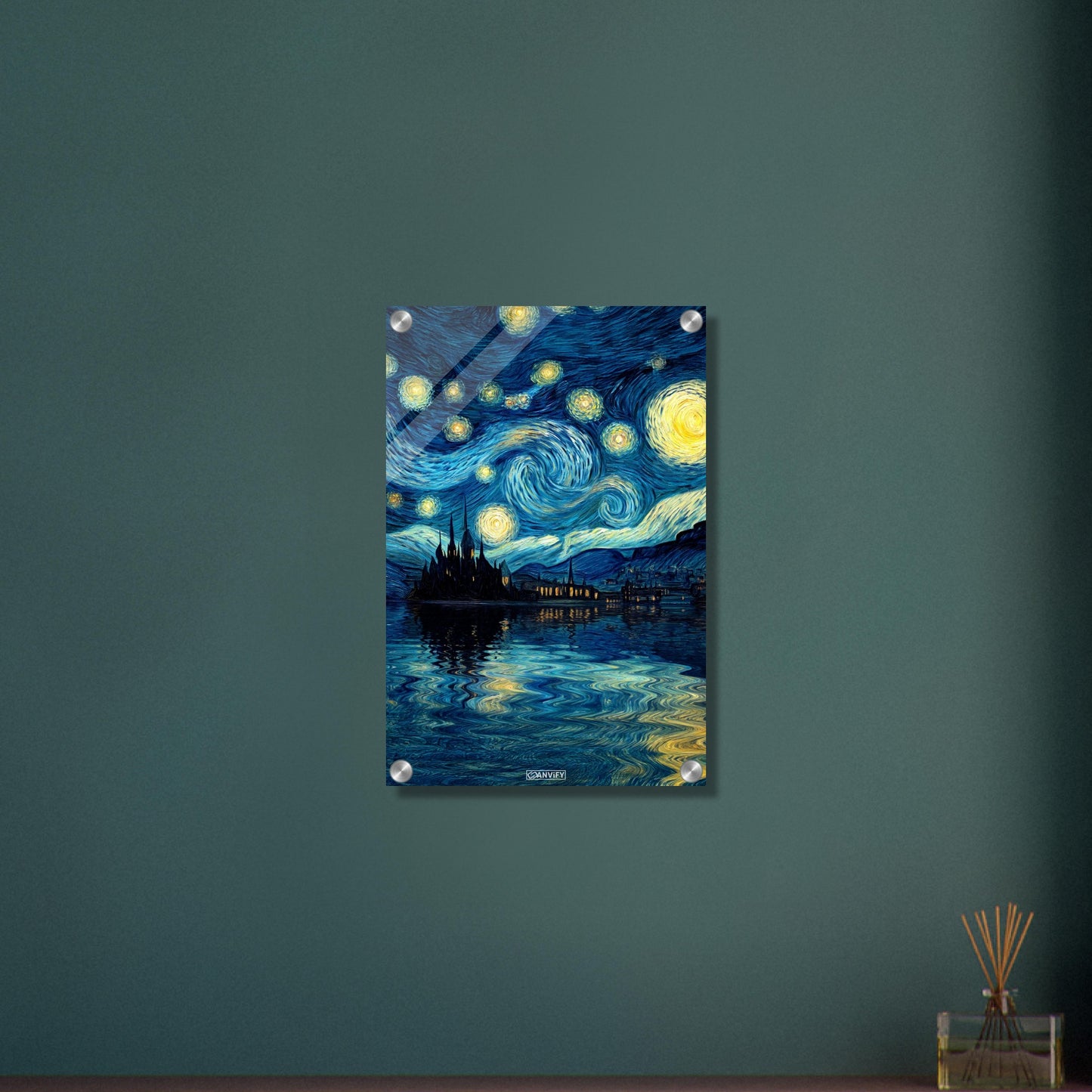 Gemälde von einem Schloss und Sternenhimmel im Stil von Vincent van Gogh auf einem Acrylbild