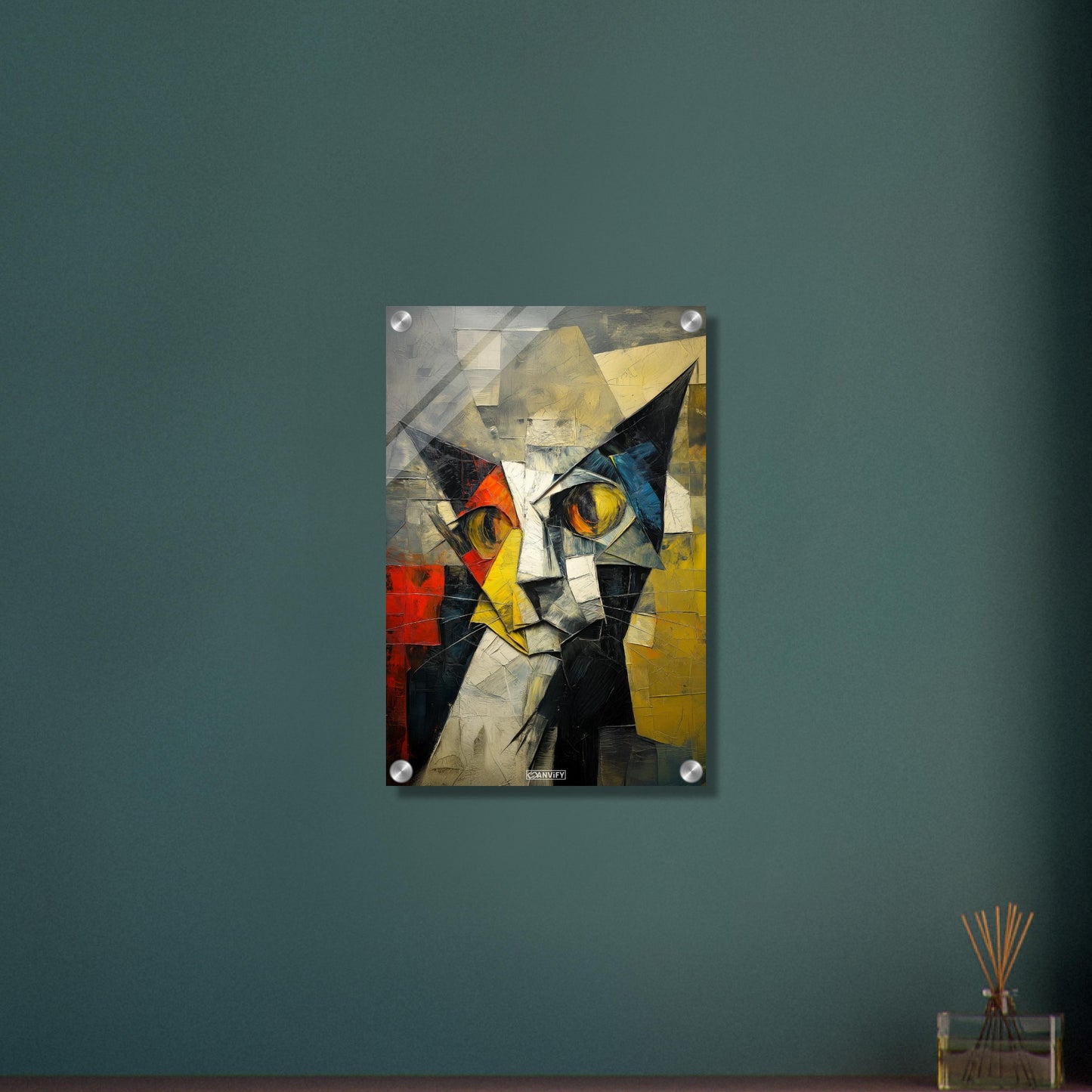 Abstraktes Gemälde im kubistischen Stil von einer Katze auf einem Acrylbild