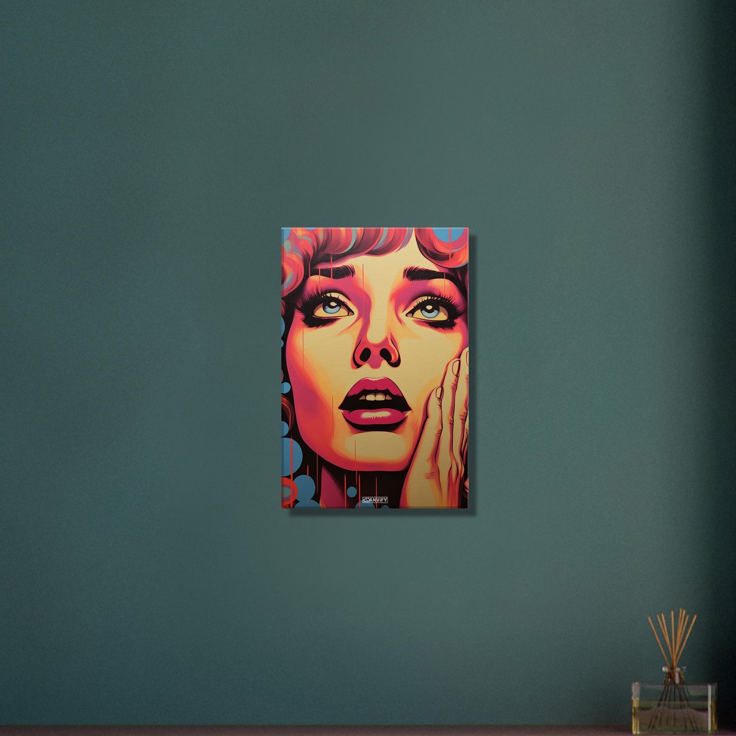 Marilyn Monroe sieht verträumt nach oben im Pop Art Stil auf einer Leinwand