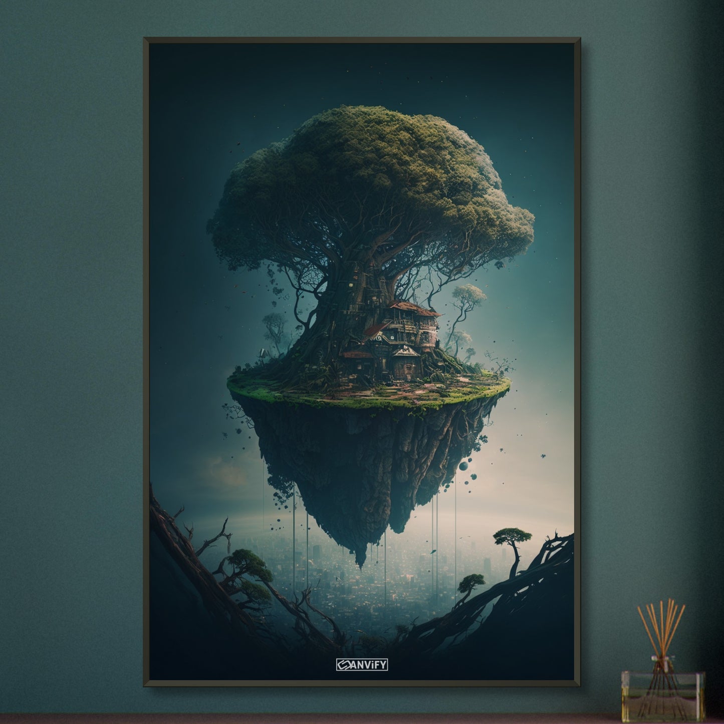 Gigantischer Dschungelbaum mit einem Baumhaus schwebend über einer Stadt auf einem Poster im Metallrahmen