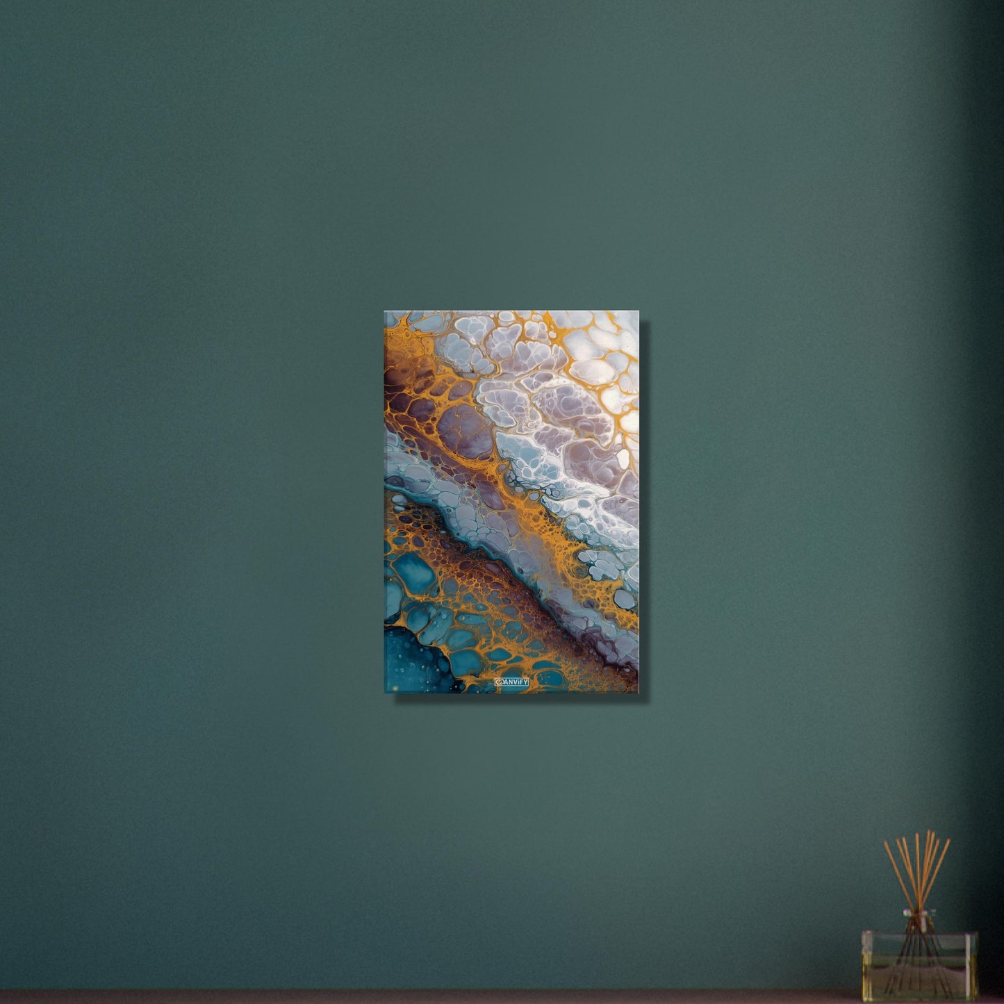 Fluid Art Weiße Blasen mit Blauen und Gelben Akzenten auf einer Leinwand