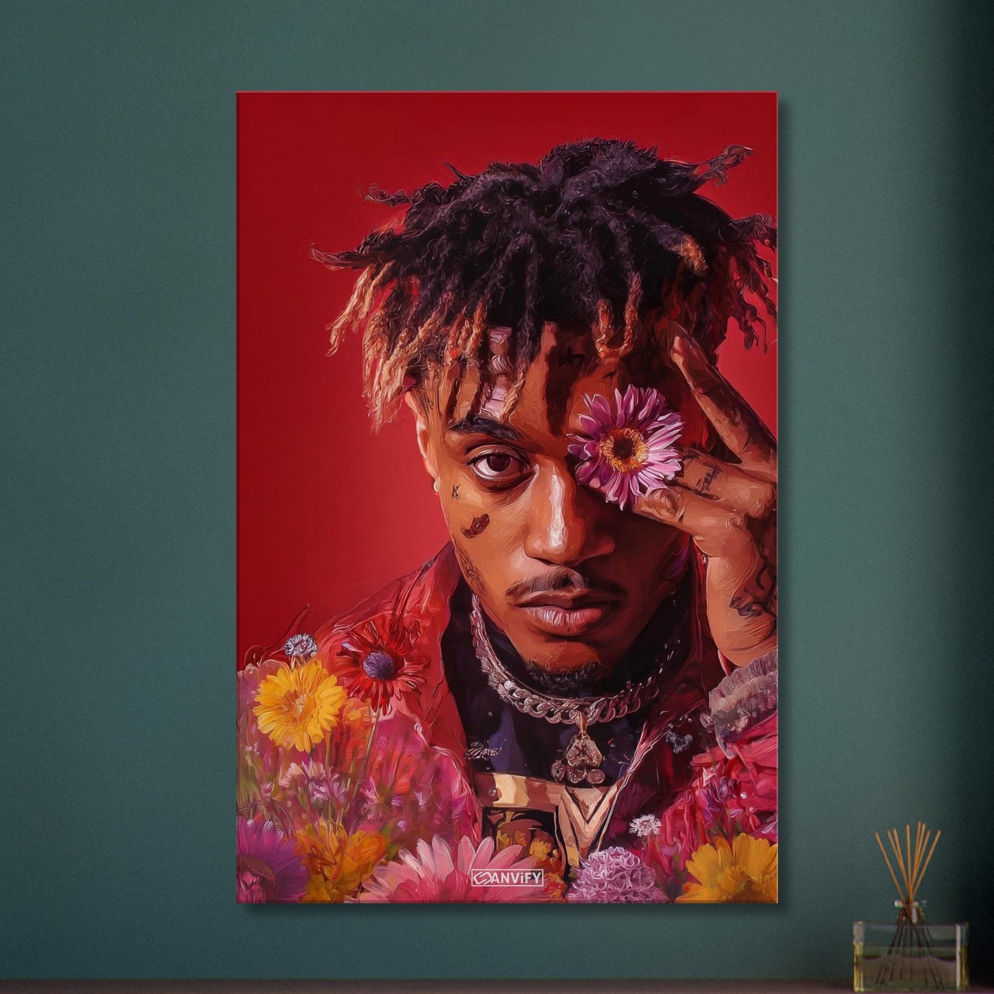 Juice WRLD im Stil von Nashid Chroma und inspiriert vom Album Cover Legends Never Die mit Blumen um die Augen auf einer Leinwand
