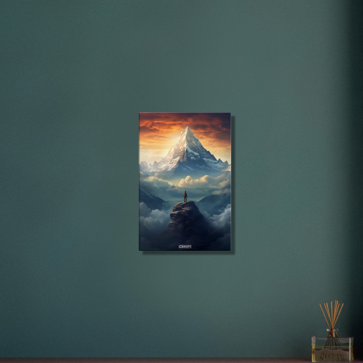 Reinhold Messner über den Wolken auf dem Himalaya malerisch dargestellt auf einer Leinwand
