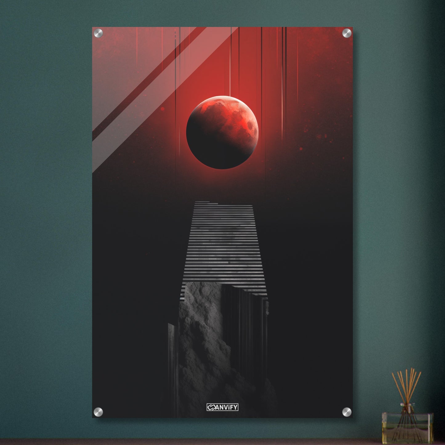 Abstrakter Blutmond schwebend vor einer Treppe auf einem Acrylbild