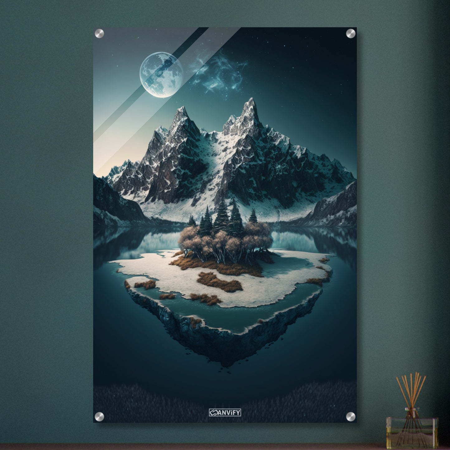 Vollmond mit schneebedeckten Bergen und einer Insel im See auf einem Acrylbild