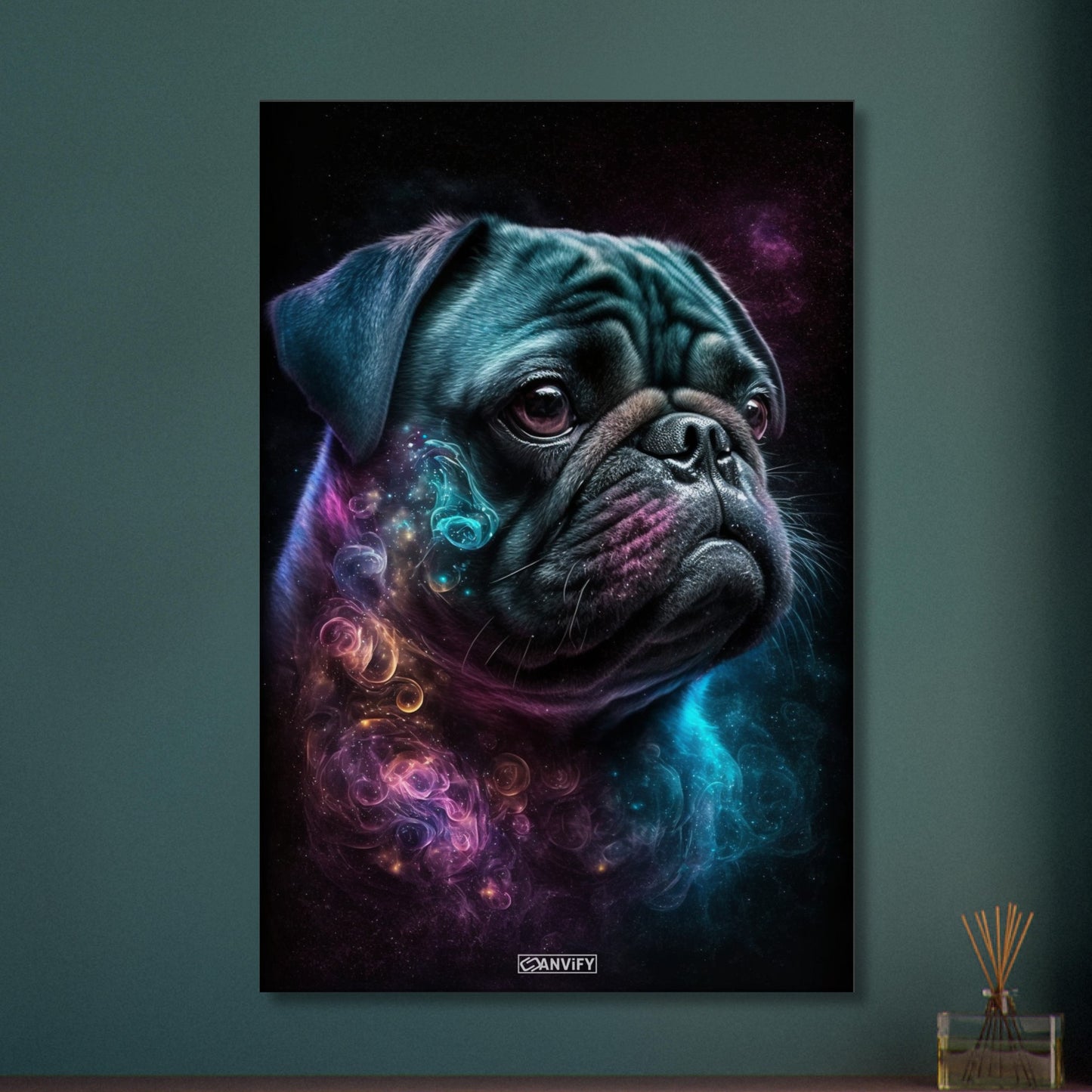 Schwarzer Mops Portrait kombiniert mit der Nebelwolke namens Nebula auf einer Leinwand