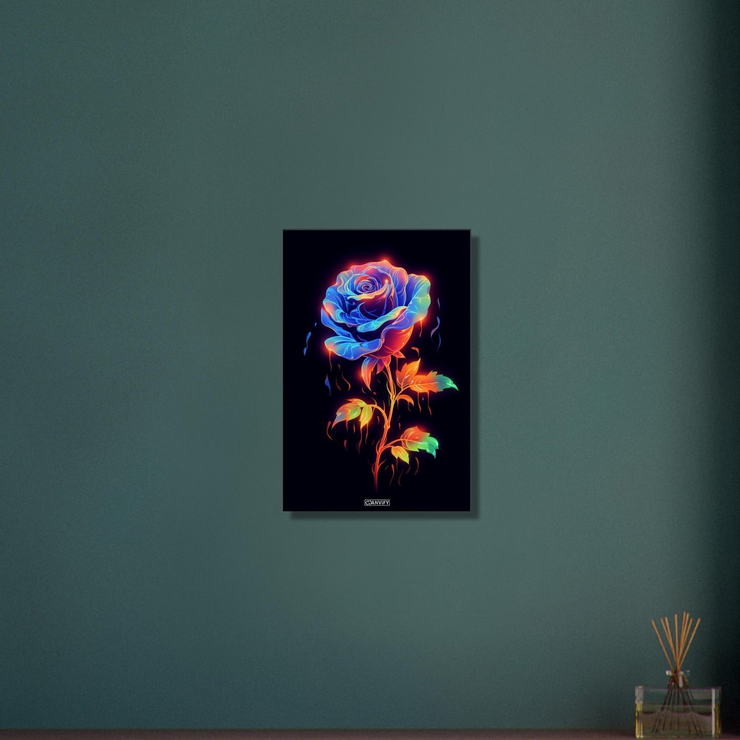 Blaue Neon Rose gemalt auf einer Leinwand
