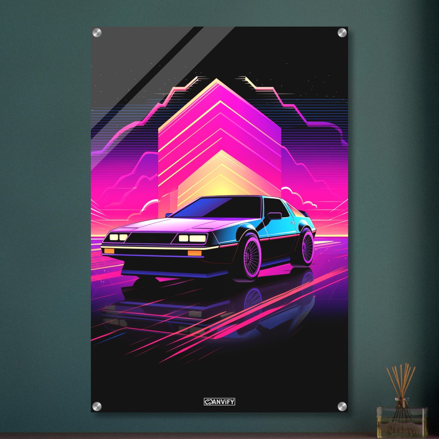 DeLorean DMC-12 aus dem Film Zurück in die Zukunft im einfachen Retrodesign und Blau und Lila Farbtönen auf einem Acrylbild