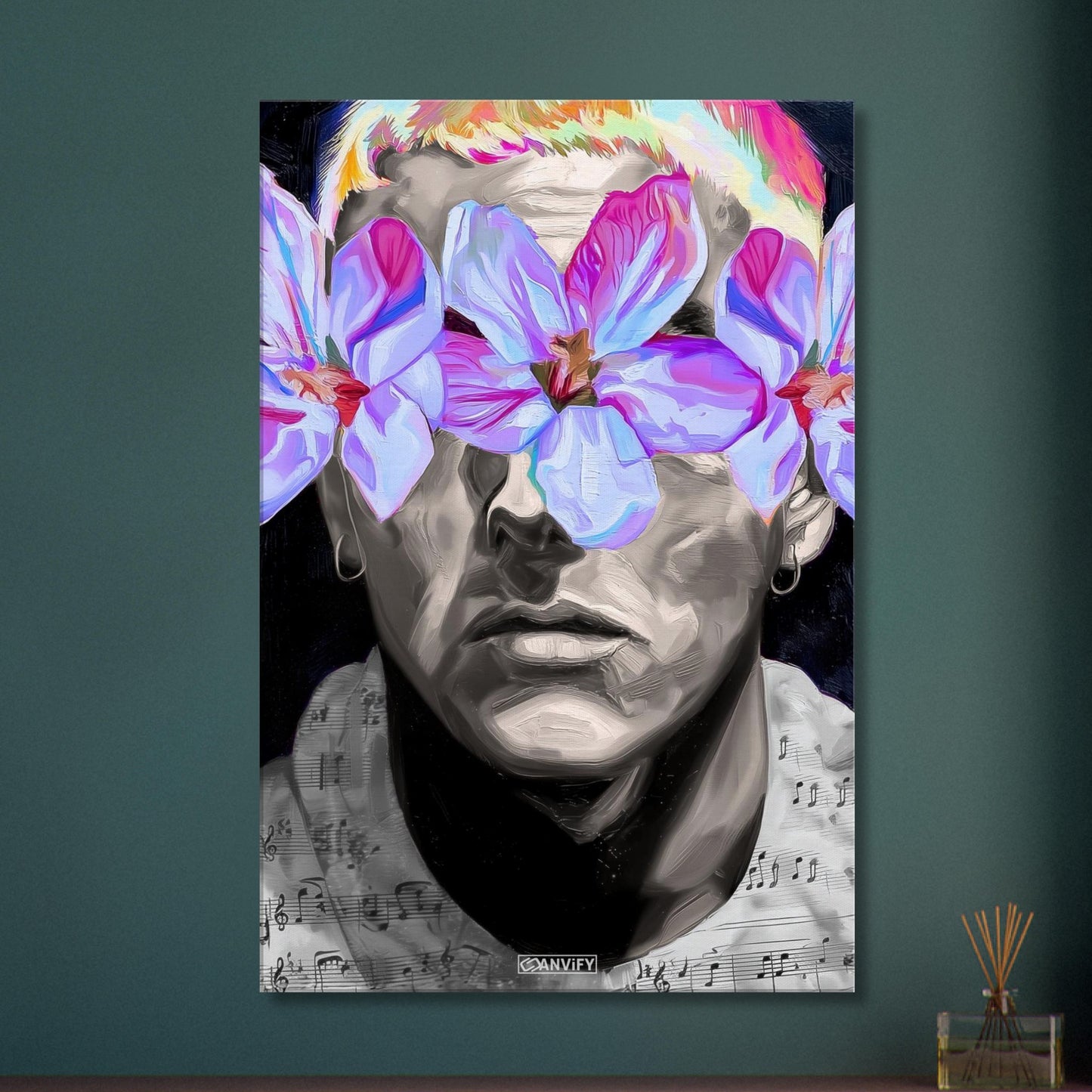 Eminem in Schwarz und Weiß im Stil von Nashid Chroma mit Lila Blumen um die Augen auf einer Leinwand