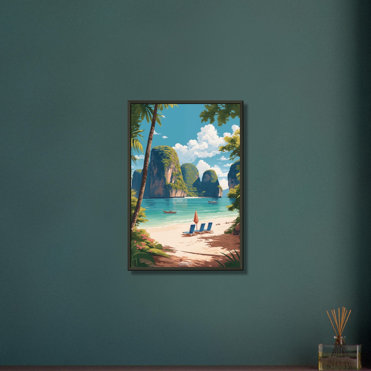 Strand von Koh Phi Phi in Thailand malerisch dargestellt auf einem Poster im Metallrahmen