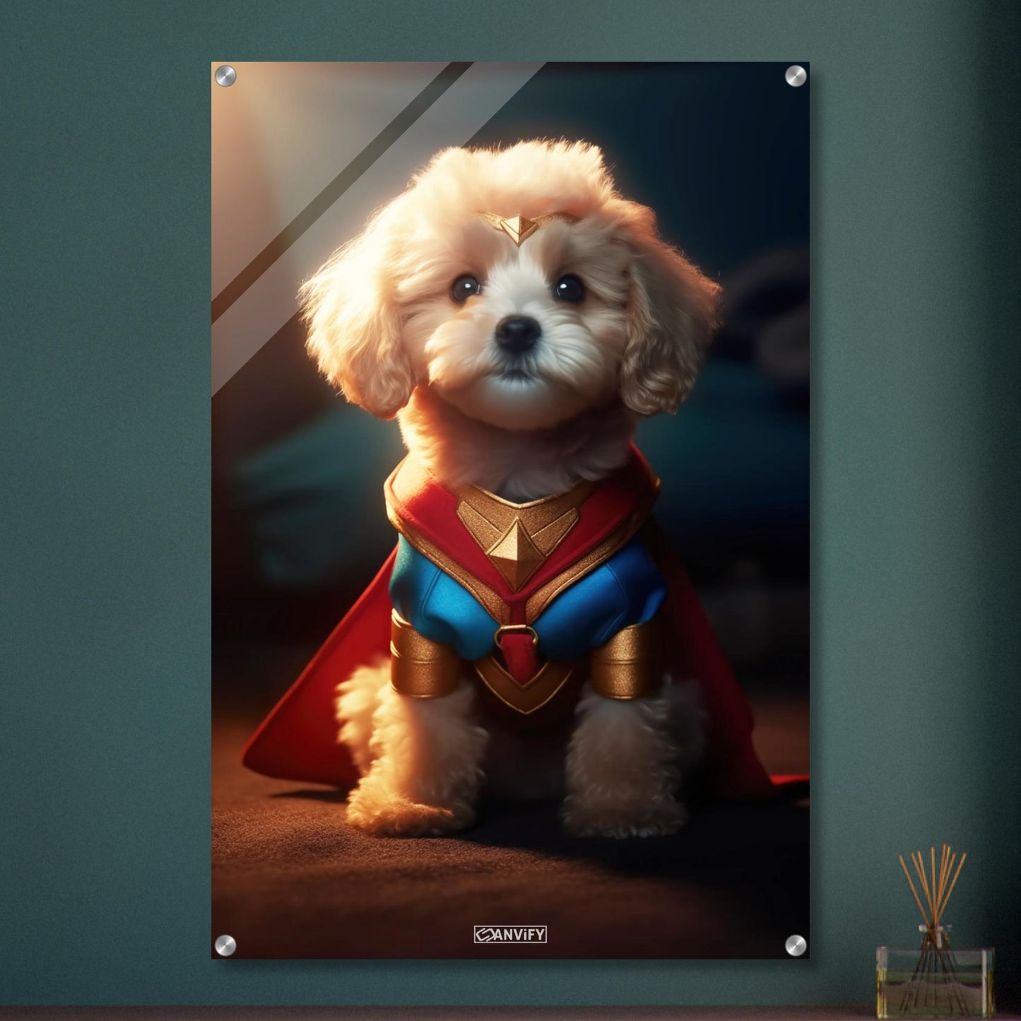 Maltipoo in einem Superhelden Kostüm von Wonder Woman auf einem Acrylbild