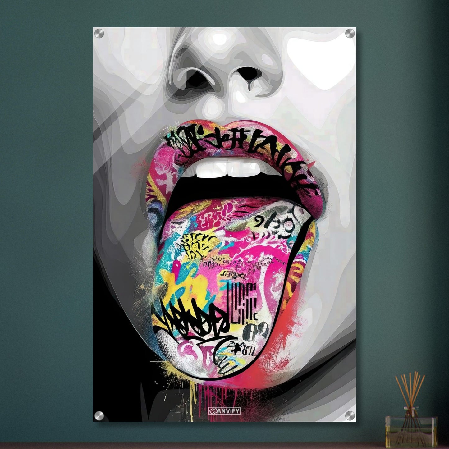 Abstrakter Graffiti Street Art Mund mit bunten Farben im Banksy Stil auf einem Acrylbild