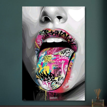 Abstrakter Graffiti Street Art Mund mit bunten Farben im Banksy Stil auf Aluminium
