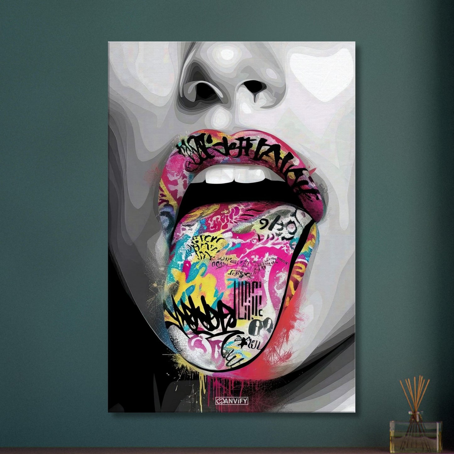 Abstrakter Graffiti Street Art Mund mit bunten Farben im Banksy Stil auf einer Leinwand