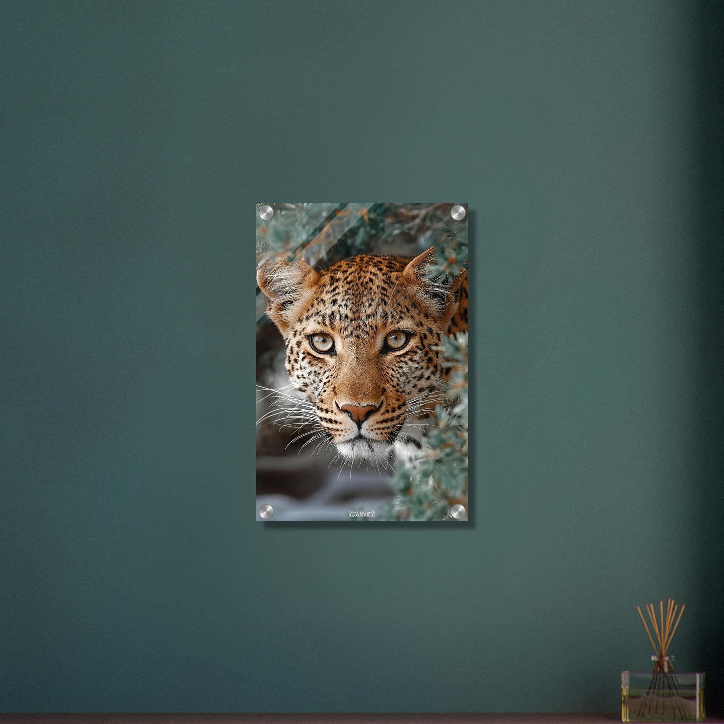 Nahaufnahme eines afrikanischen Leoparden auf einem Acrylbild