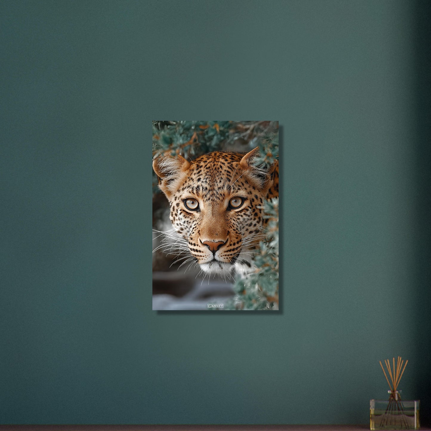 Nahaufnahme eines afrikanischen Leoparden auf Aluminium