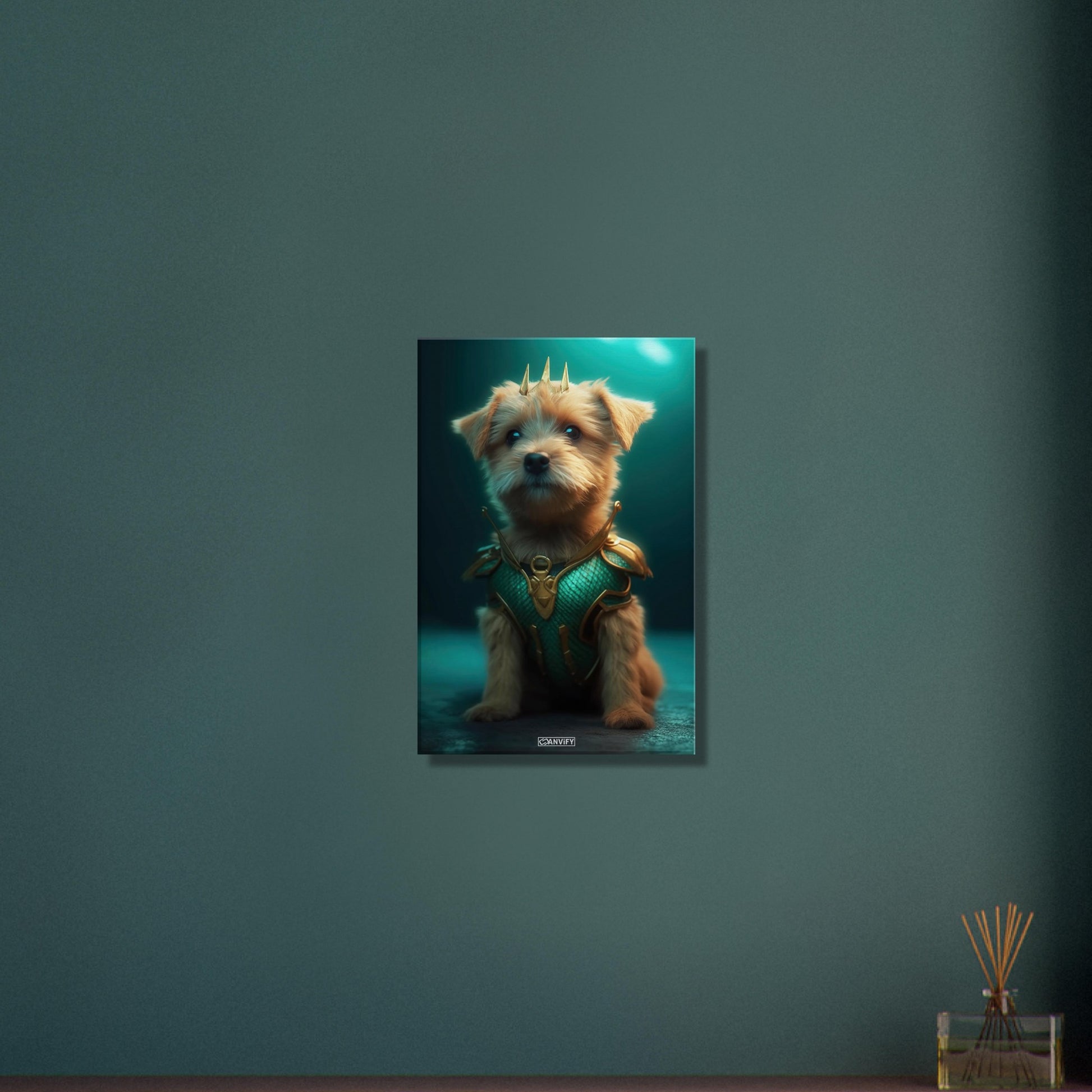 Yorkshire Terrier im Superhelden Kostüm von Aquaman auf einer Leinwand