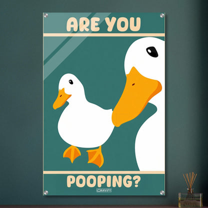 Zwei Enten im Retro-Stil mit schiefem Blick und einem Spruch 'Are You Pooping' auf einem Acrylbild