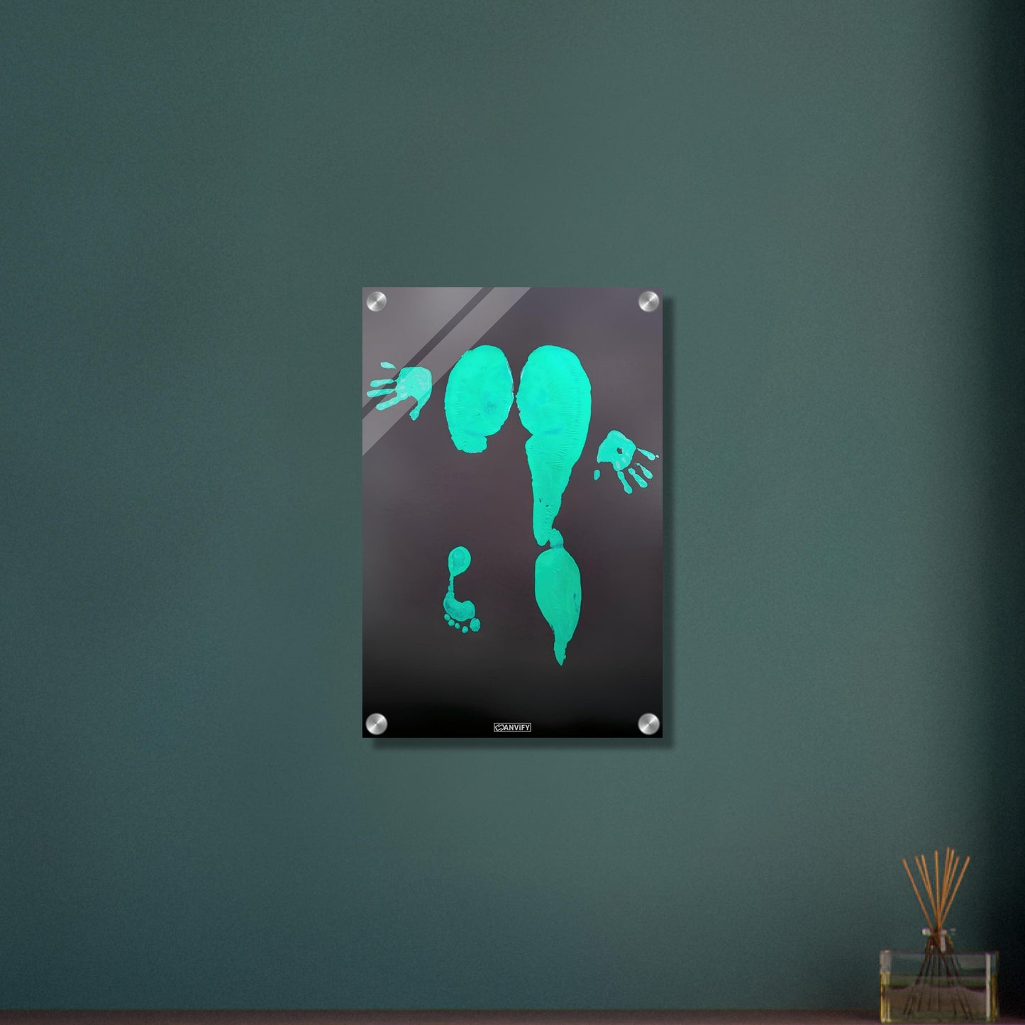 Künstlerische Frauenbeine gemalt in Acrylfarben auf einem Acrylbild