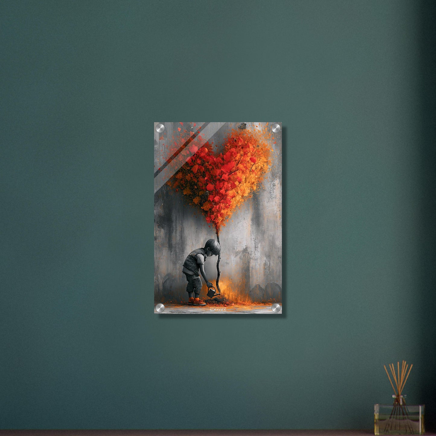 Junge im Banksy Stil gießt einen Baum mit Herzform auf einem Acrylbild