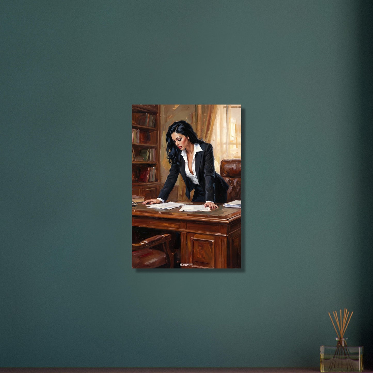 Hübsche Anwältin im Büro auf Aluminium