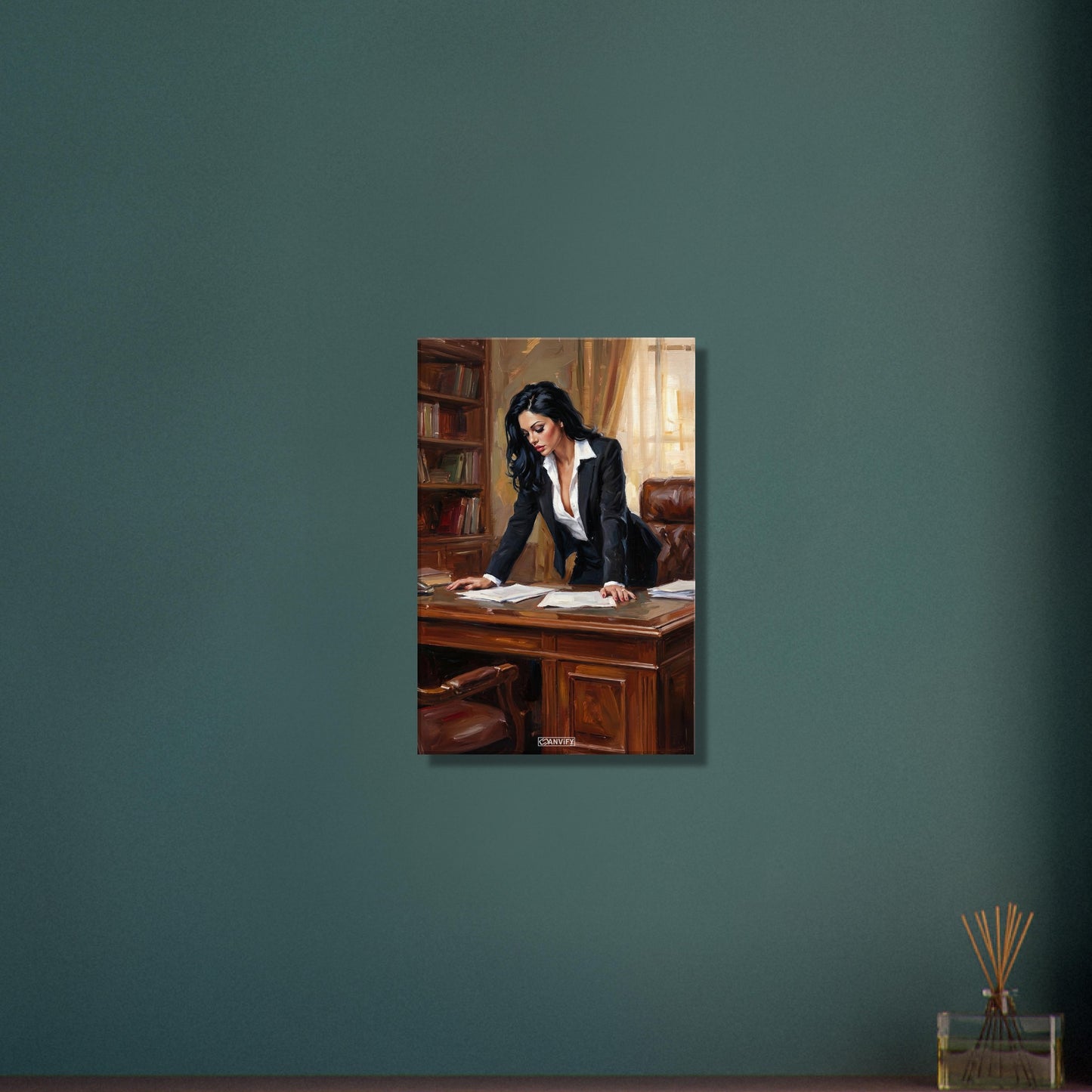 Hübsche Anwältin im Büro auf einer Leinwand