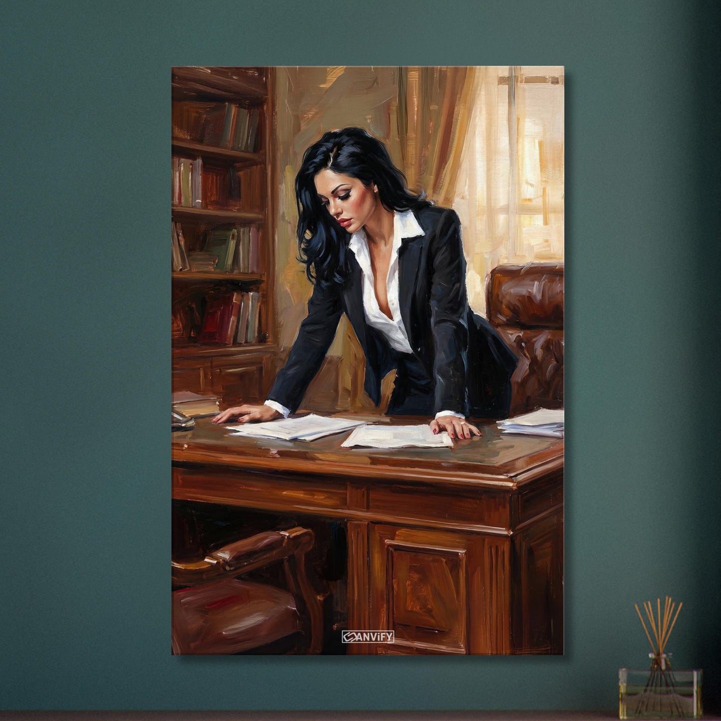 Hübsche Anwältin im Büro auf einer Leinwand