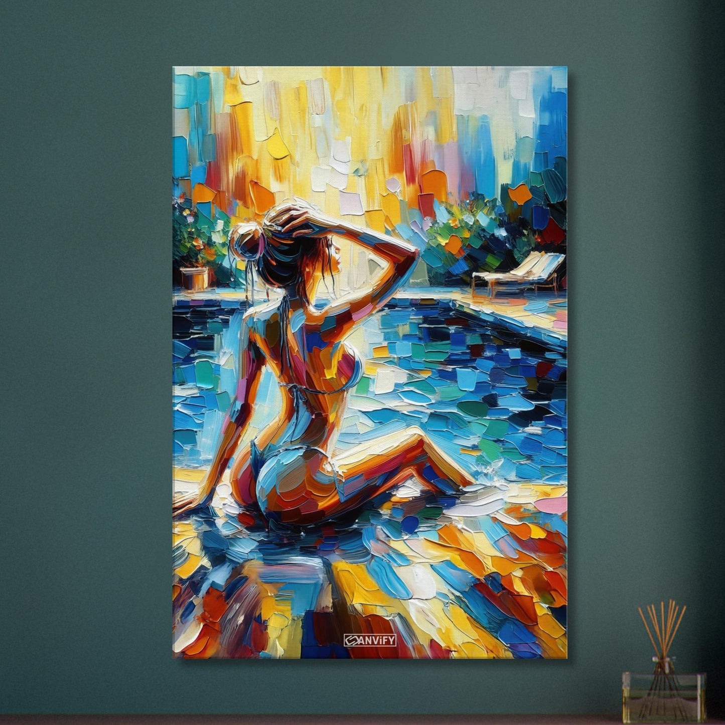 Schöne Frau im Bikini am Poolrand bei Sonnenuntergang in Acrylfarben auf einer Leinwand