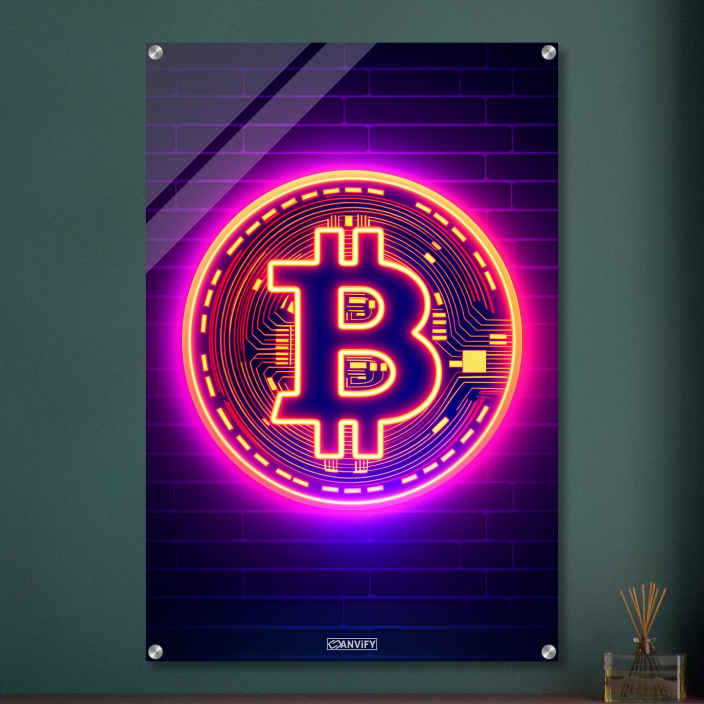 Leuchtender Bitcoin im einfachen Retrodesign auf einem Acrylbild