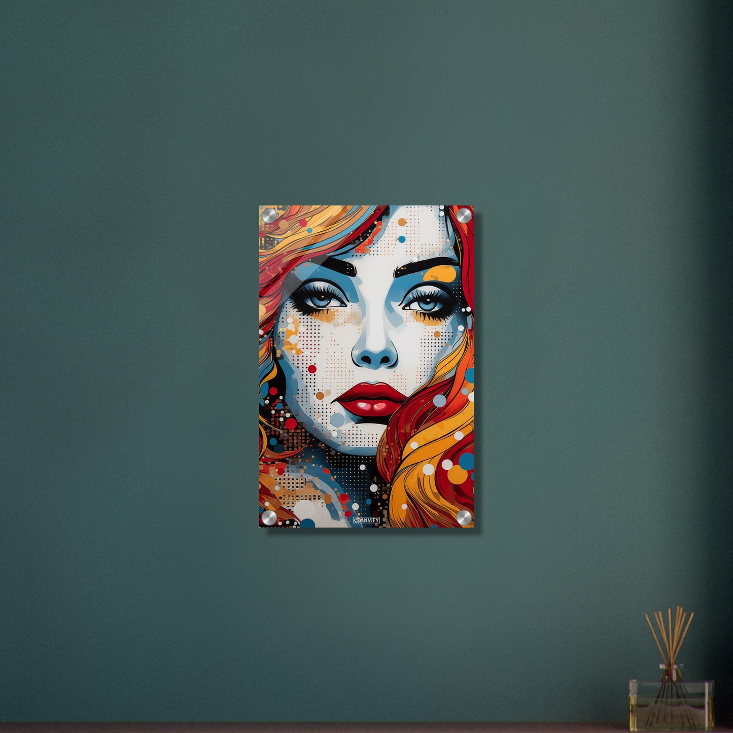 Blaue Augen und rote Lippen einer Frau im Pop Art Stil auf einem Acrylbild