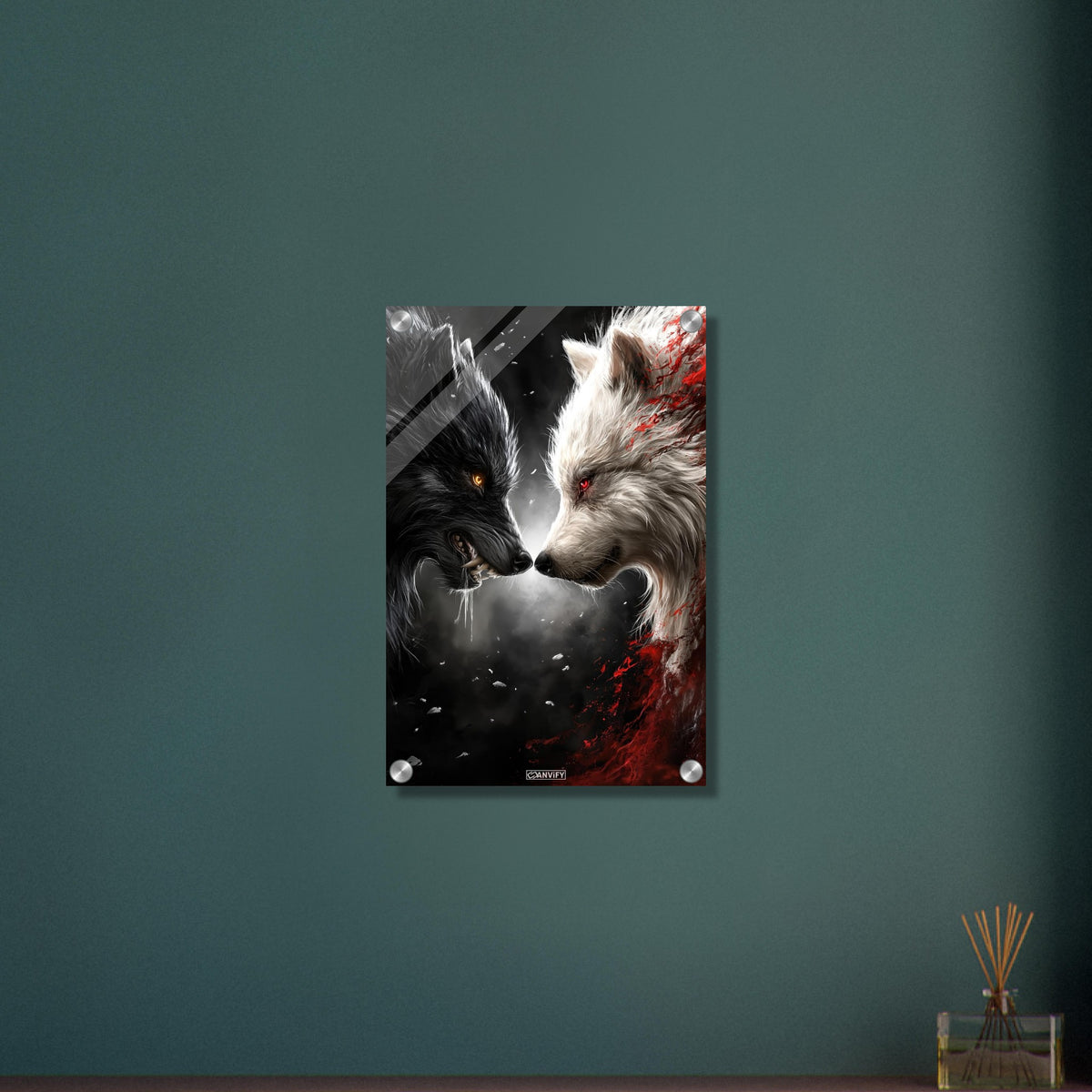 Schwarzer und Weißer Wolf gemalt und knurren sich gegenseitig an auf einem Acrylbild