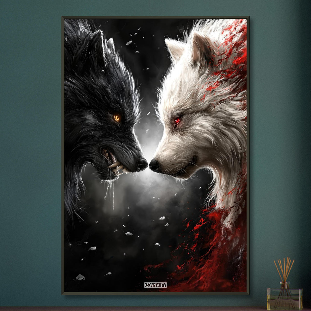 Schwarzer und Weißer Wolf gemalt und knurren sich gegenseitig an auf einem Poster im Metallrahmen