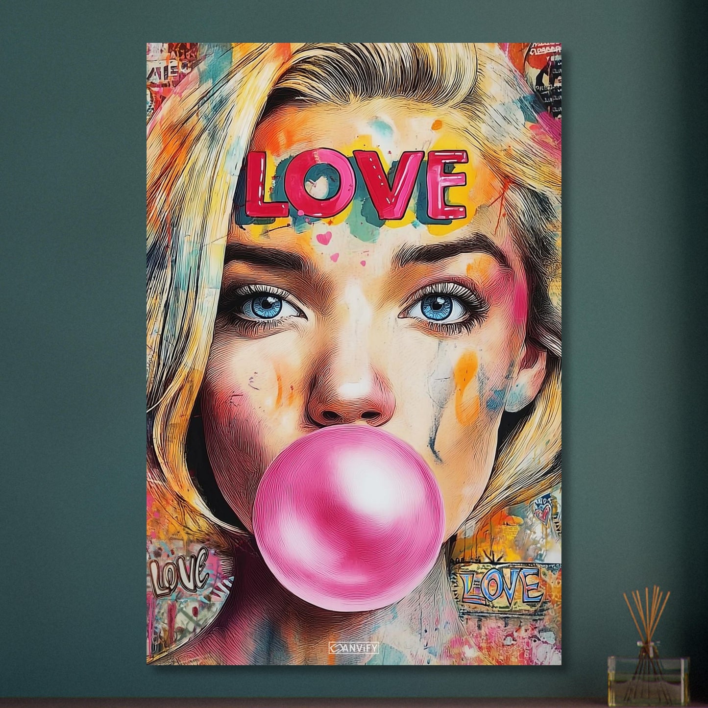 Cameron Diaz aus Verrückt nach Mary mit einem Kaugummi im Mund im Pop Art Stil auf Aluminium