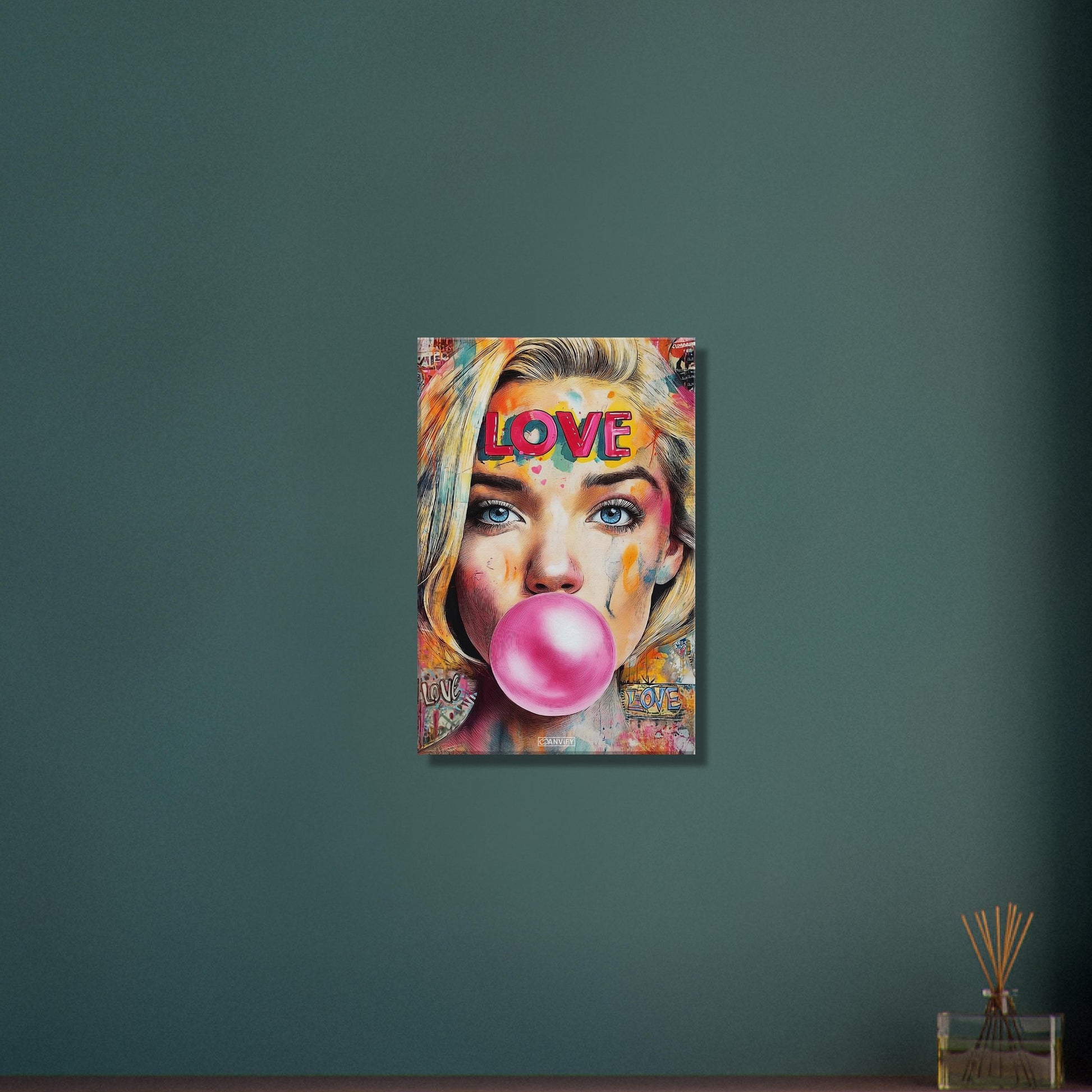 Cameron Diaz aus Verrückt nach Mary mit einem Kaugummi im Mund im Pop Art Stil auf einer Leinwand