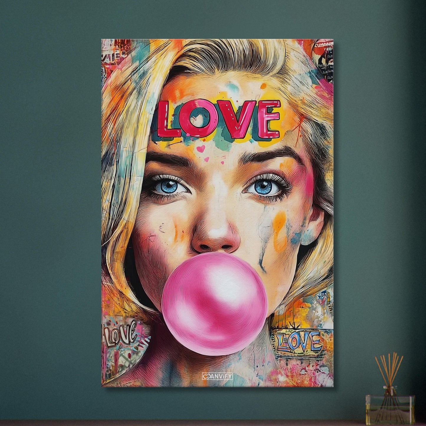 Cameron Diaz aus Verrückt nach Mary mit einem Kaugummi im Mund im Pop Art Stil auf einer Leinwand