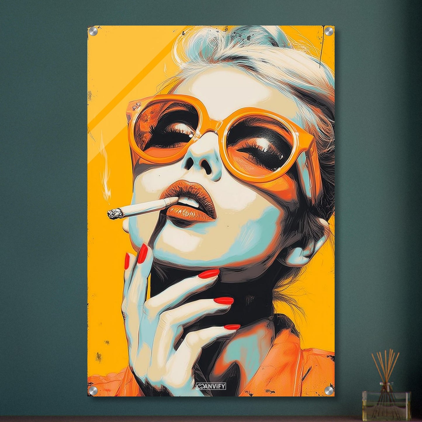 Marilyn Monroe mit einer Zigarette und Sonnenbrille im Pop Art Stil auf einem Acrylbild