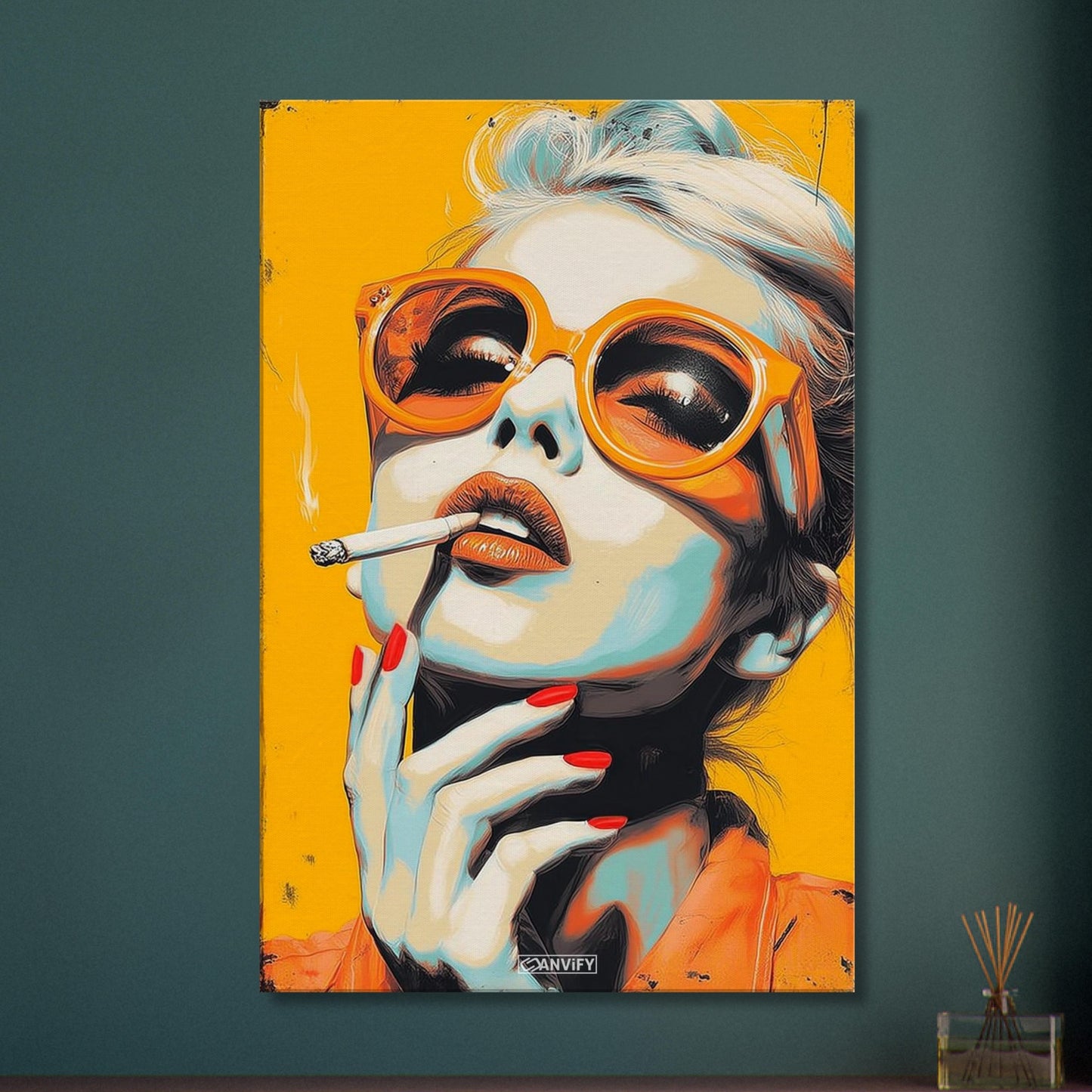 Marilyn Monroe mit einer Zigarette und Sonnenbrille im Pop Art Stil auf einer Leinwand