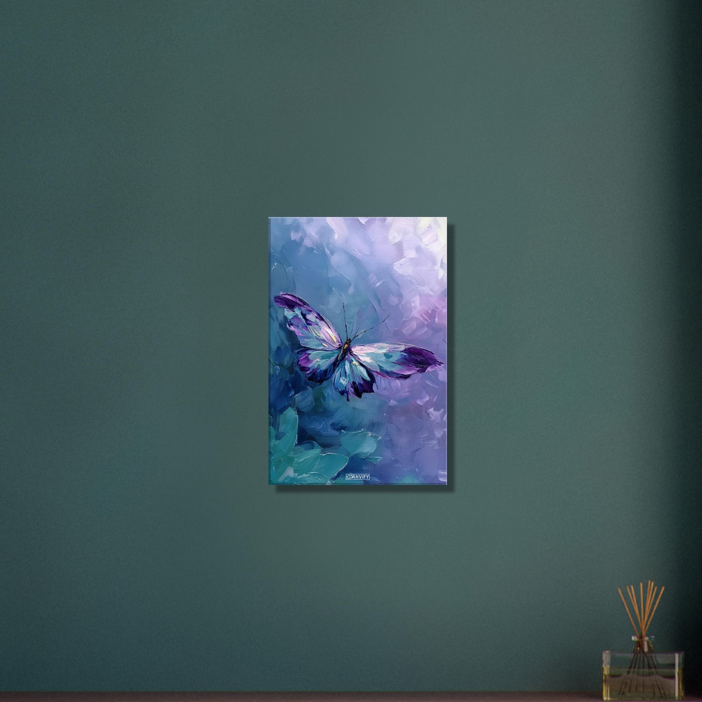 Bunter Schmetterling in Acrylfarben auf einer Leinwand