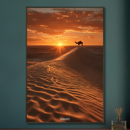 Dromedar in der Wüste im Sonnteruntergang auf einem Poster im Metallrahmen