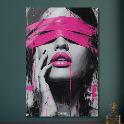 Frau mit verbundenen Augen und pinken Lippen auf einem Acrylbild