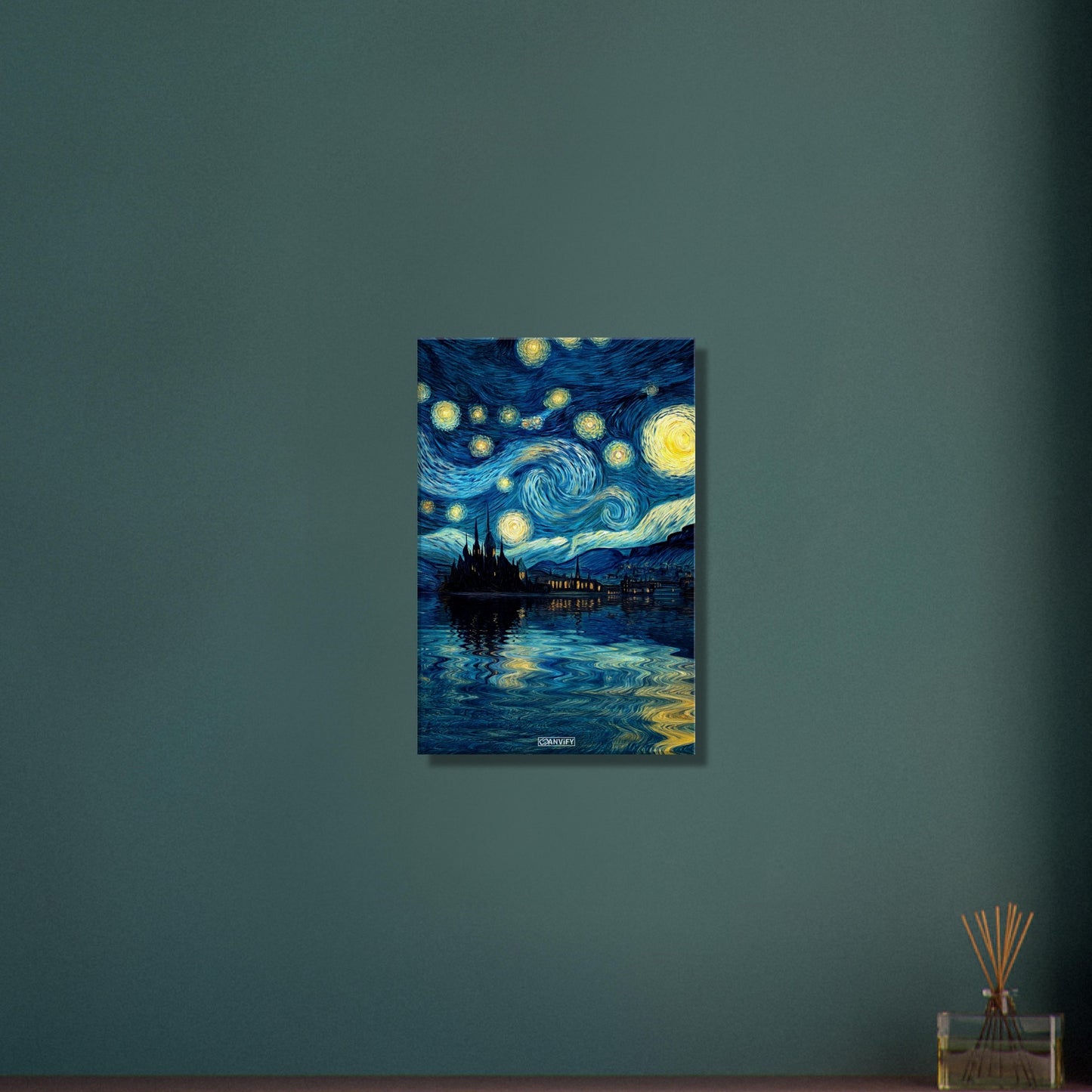Gemälde von einem Schloss und Sternenhimmel im Stil von Vincent van Gogh auf einer Leinwand
