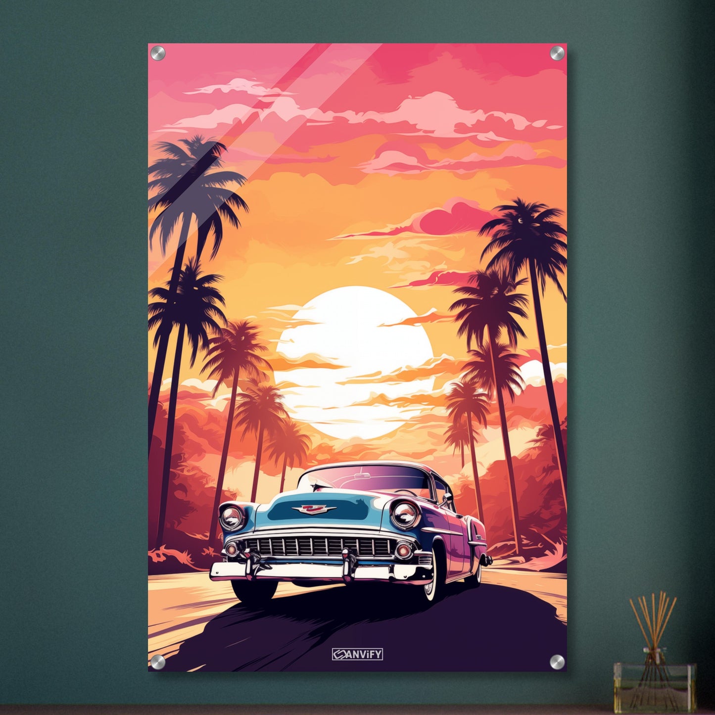 1951 Cadillac Series 62 in blauer Farbe beim Sonnenuntergang mit Palmen malerisch dargestellt auf einem Acrylbild