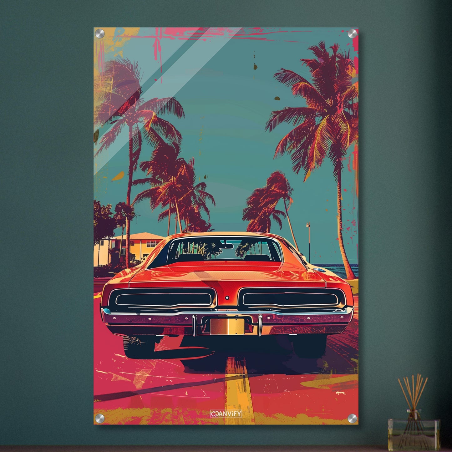 Dodge Challenger aus dem Jahr 1970 in roter Farbe in Miami mit Palmen malerisch dargestellt auf einem Acrylbild