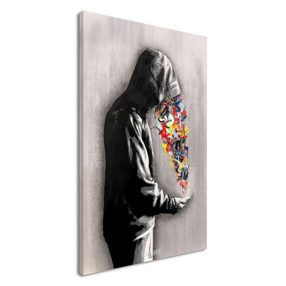 Graffiti von einem Jungen mit Hoodie im Stil von Banksy auf einer Leinwand