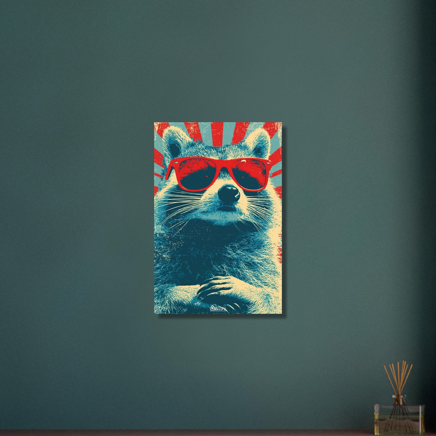 Cooler Waschbär mit roter Sonnenbrille im Pop Art Stil von Andy Warhol auf Aluminium